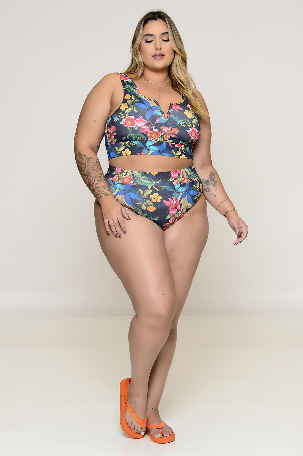 Biquíni Plus Size com Top e Calcinha Azul Marinho