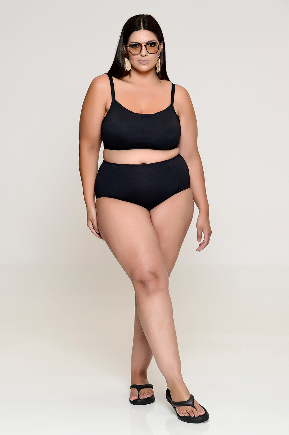 Biquíni Preto Plus Size Top e Calcinha Hot Pants