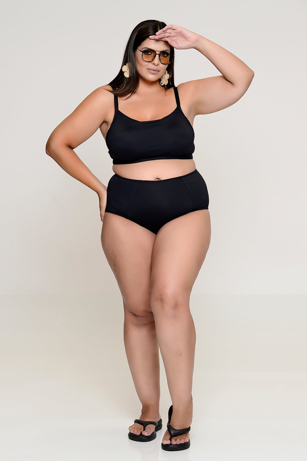 Biquíni Preto Plus Size Top e Calcinha Hot Pants