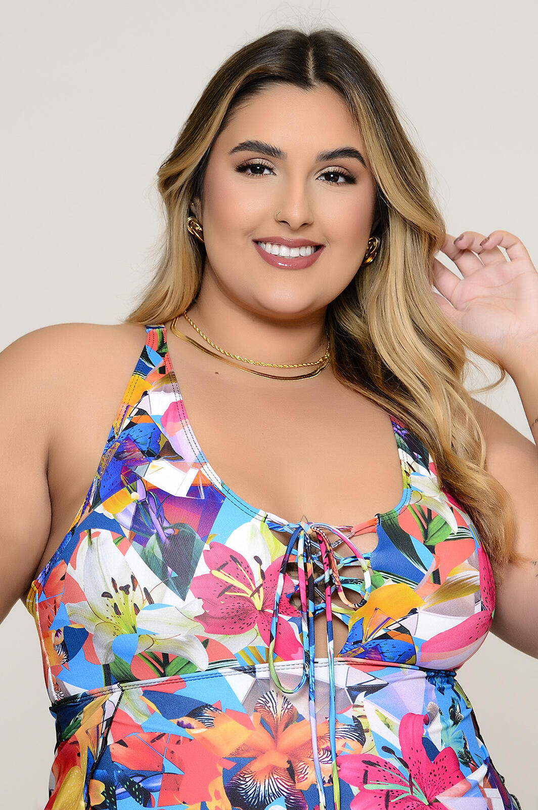 Maiô Plus Size com Bojo e Saída Embutida Lírio Colors