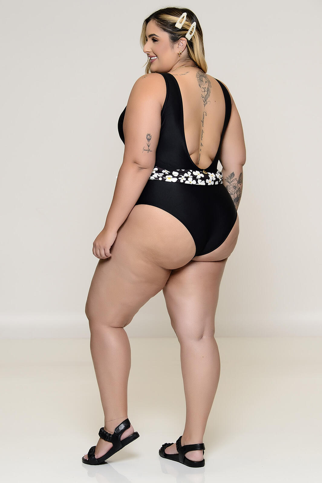 Maiô Plus Size Com Saída Acoplada Jasmin do Caribe