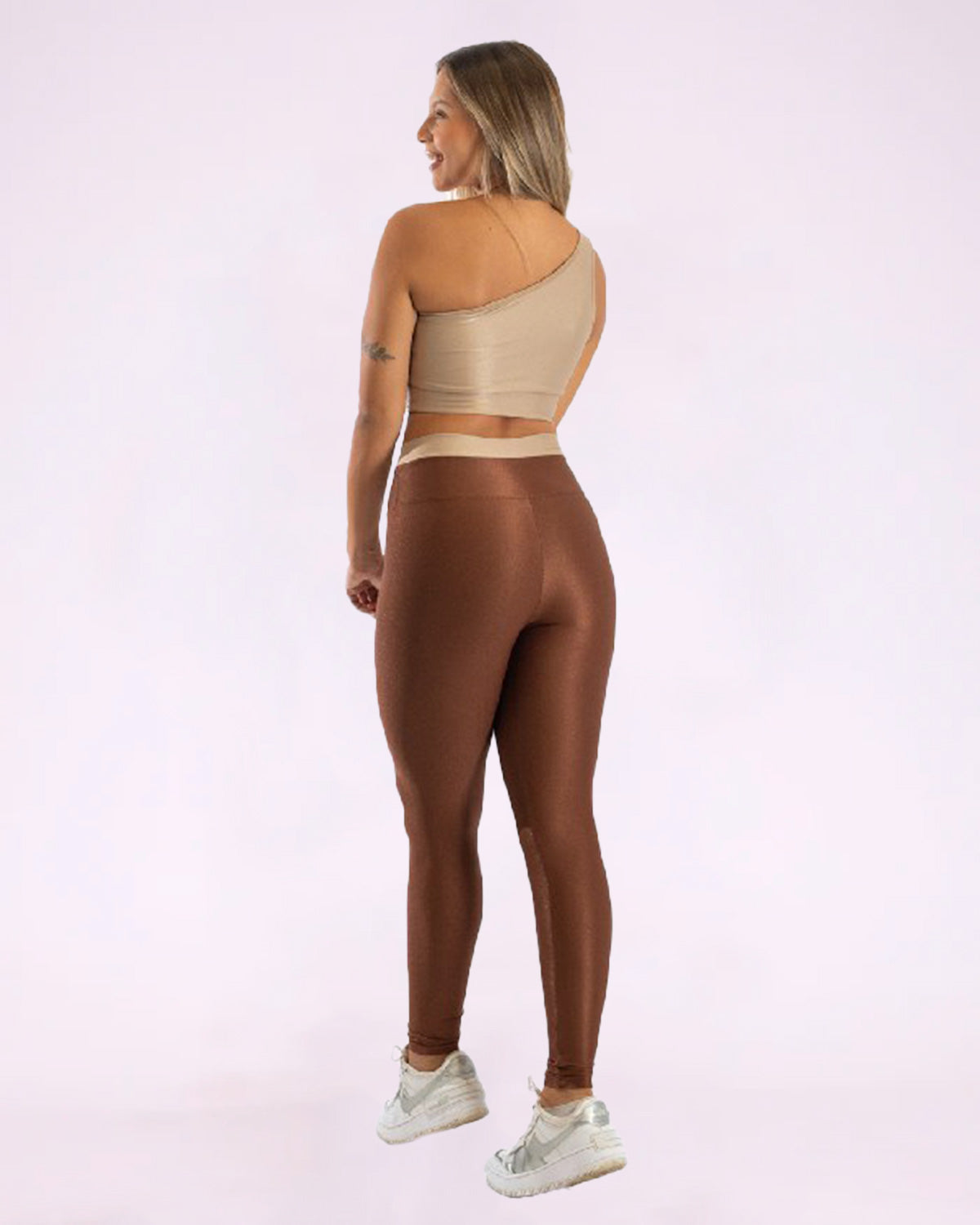 Conjunto Legging Curve Slim ao Plus + Top Ombro Só